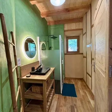 Du Petit Bois En Paille Casa vacanze Mayrinhac-Lentour