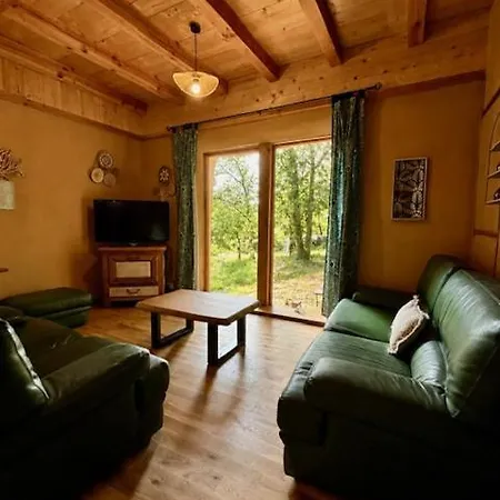 Du Petit Bois En Paille Casa vacanze Mayrinhac-Lentour